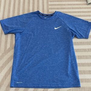 Mens medium Nike swim tee pit 21 length 27